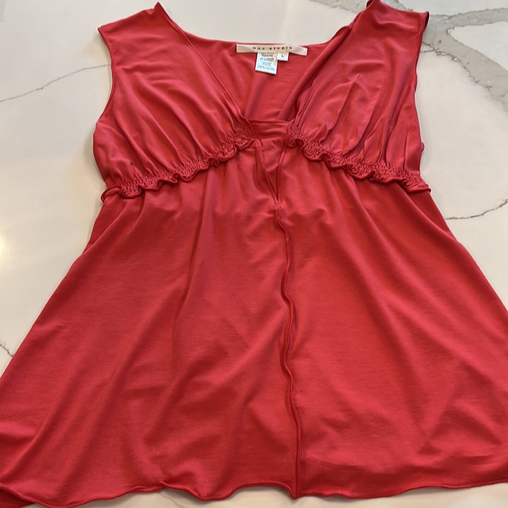 Max Studio Burnt Orange cute summer sleeveless top. Worn once very flattering. - Picture 2 of 9